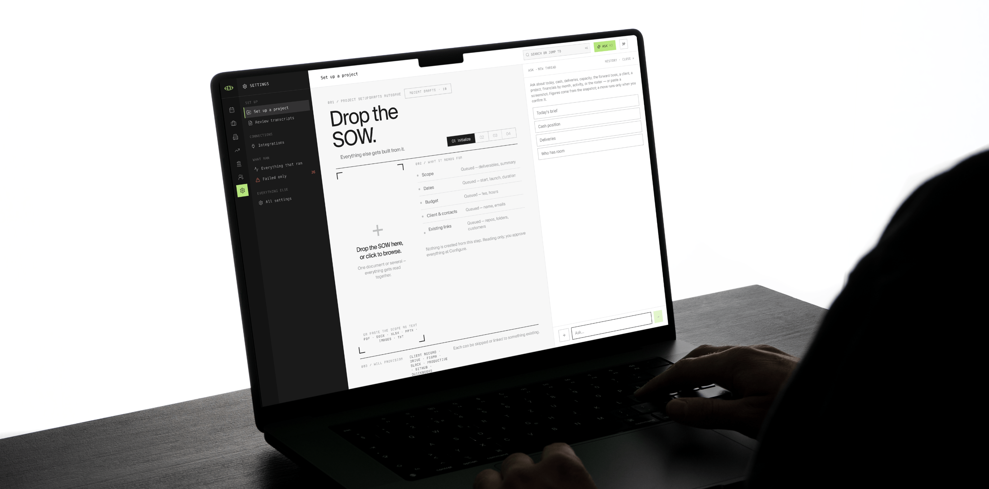 Le logiciel Field Office sur un ordinateur portable, sur un bureau épuré